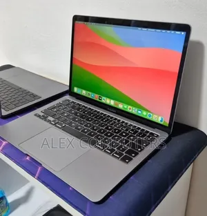 New Laptop Apple MacBook 8GB Intel Core i5 SSD 512GB