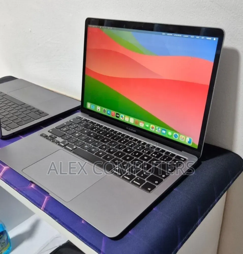 New Laptop Apple MacBook 8GB Intel Core i5 SSD 512GB