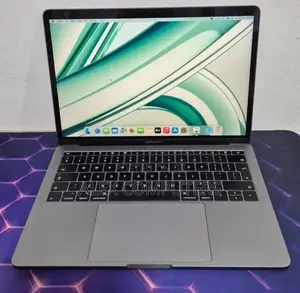 New Laptop Apple MacBook Pro 2017 8GB Intel Core i5 SSD 256GB