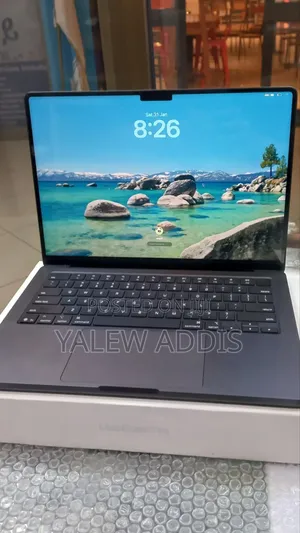 New Laptop Apple MacBook Pro 2025 M5 16GB Apple M5 SSD 512GB