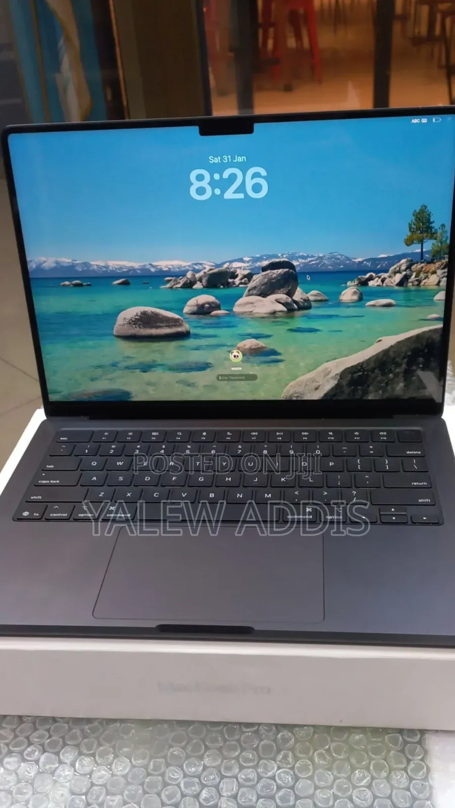 New Laptop Apple MacBook Pro 2025 M5 16GB Apple M5 SSD 512GB