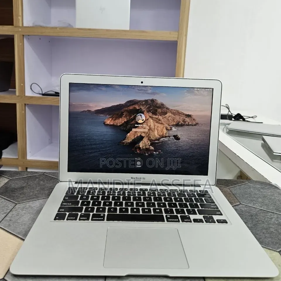New Laptop Apple MacBook Air 2017 8GB Intel Core i5 SSD 256GB