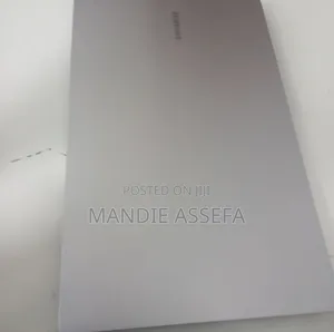 New Laptop Samsung Galaxy Book4 8GB Intel Core 5 SSD 512GB