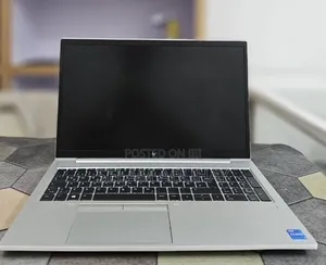 New Laptop HP ZBook Firefly G8 16GB Intel Core i7 SSD 512GB
