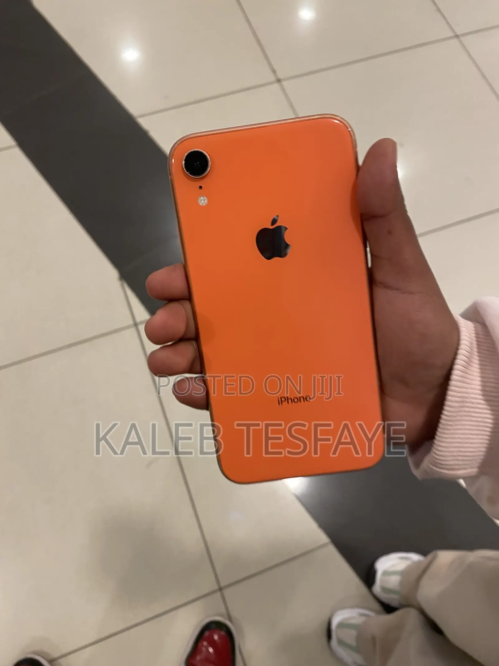 New Apple iPhone XR 64 GB Orange