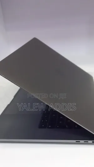 New Laptop Apple MacBook 2016 16GB Intel Core i7 SSD 512GB