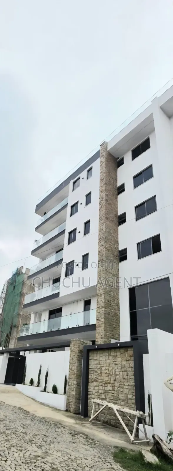 20bdrm Apartment in Bole for sale