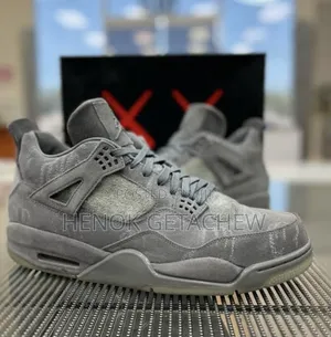 Air Jordan 4 Retro X KAWS,