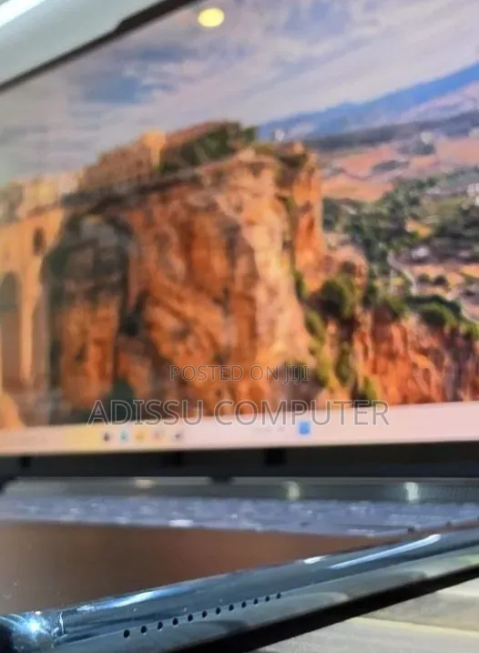 New Laptop Lenovo Yoga 11e 16GB Intel Core Ultra 7 SSD 1T