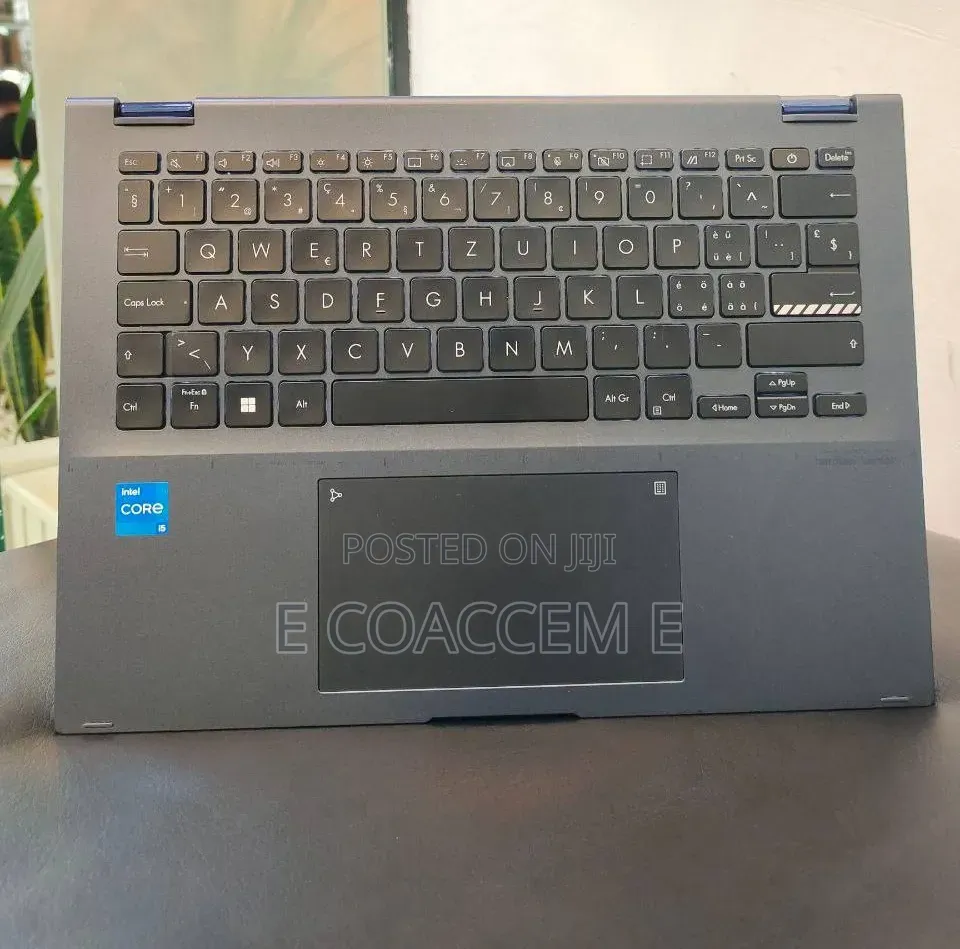 New Laptop Asus Vivobook E200HA 16GB Intel Core i5 SSD 512GB
