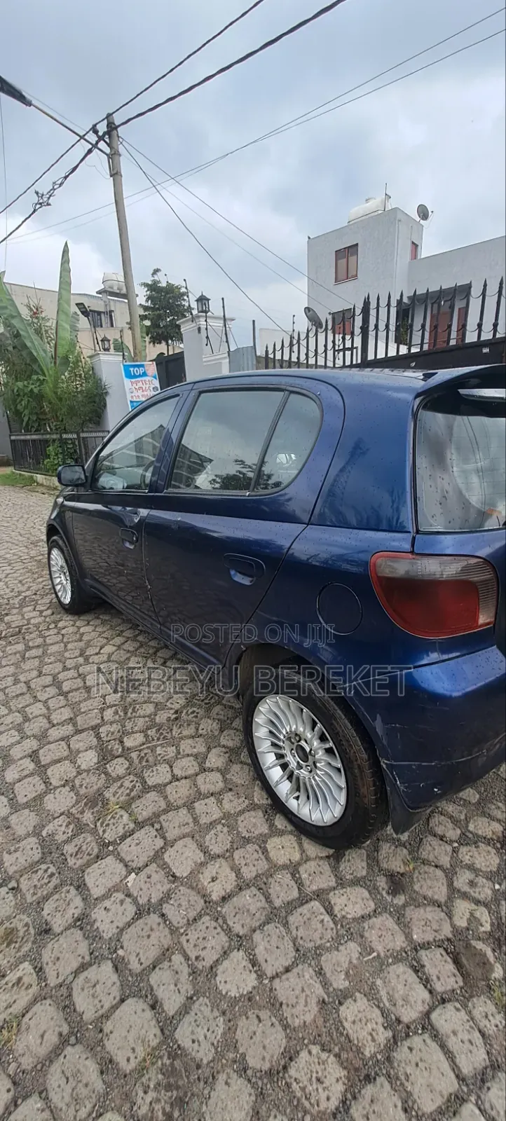 Toyota Vitz 2000 Blue