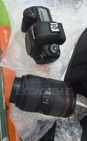 Brand New Canon 5D Mark IV
Genuine