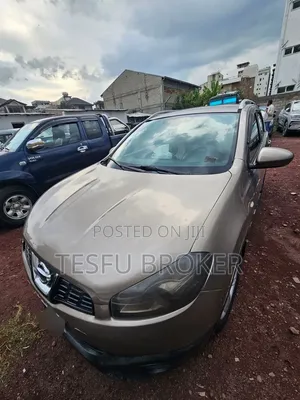 Nissan Qashqai 2012 Brown