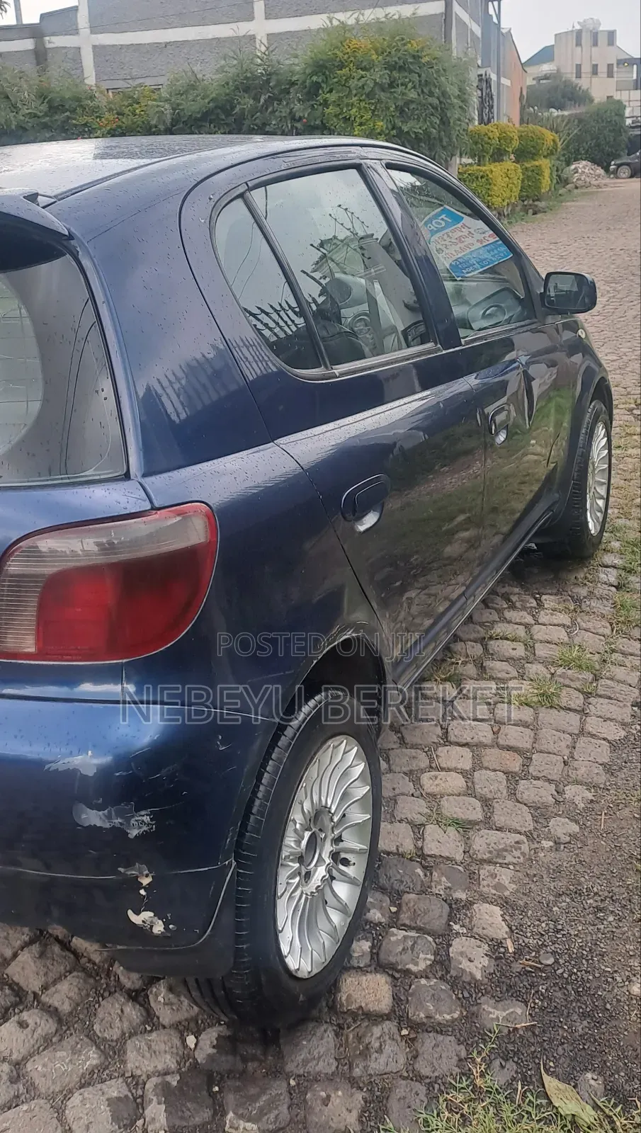 Toyota Vitz 2000 Blue