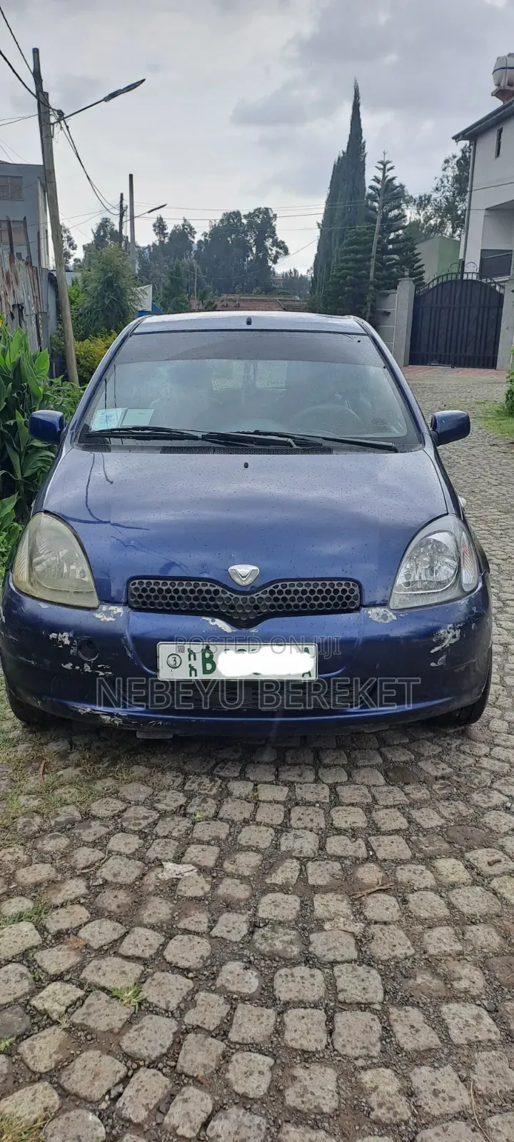 Toyota Vitz 2000 Blue