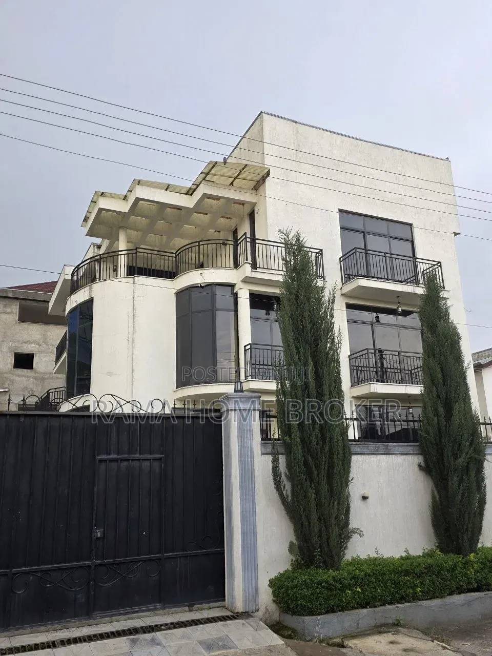 Furnished 8bdrm Townhouse/Terrace in አያት ኮምፓወንድ ውስጥ, Yeka for sale