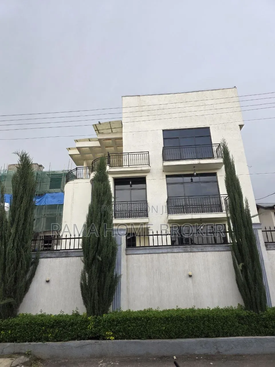 Furnished 8bdrm Townhouse/Terrace in አያት ኮምፓወንድ ውስጥ, Yeka for sale