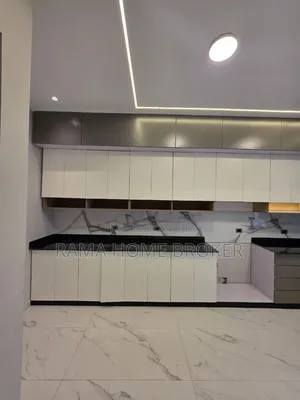 Furnished 6bdrm Townhouse/Terrace in ጂ+2 ዘመናዊ ቤት በአያት, Yeka for sale