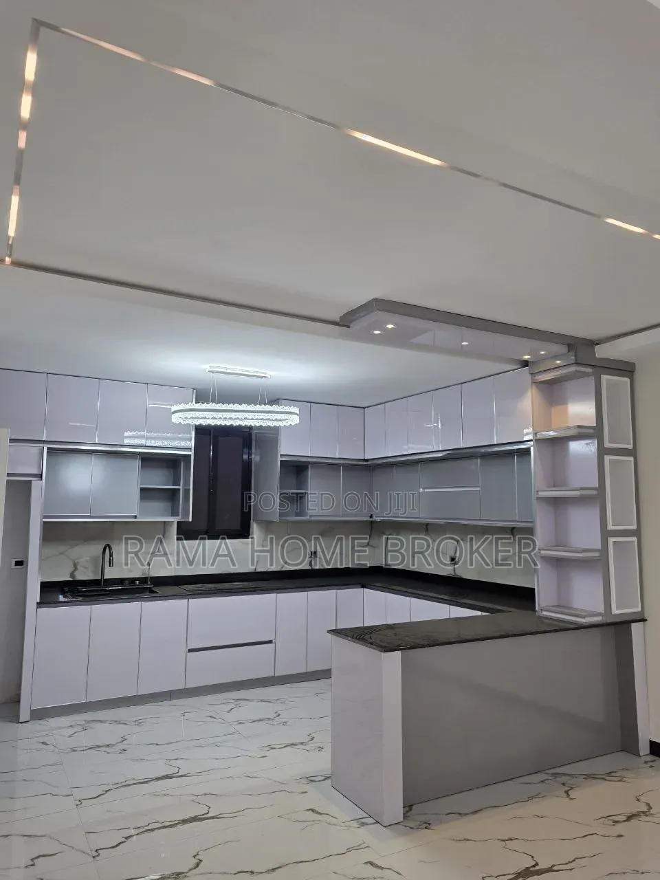 Furnished 6bdrm Townhouse/Terrace in ጂ+2 ዘመናዊ ቤት በአያት, Yeka for sale