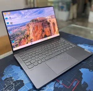 New Laptop Lenovo Yoga 710 16GB AMD Ryzen 7 SSD 512GB