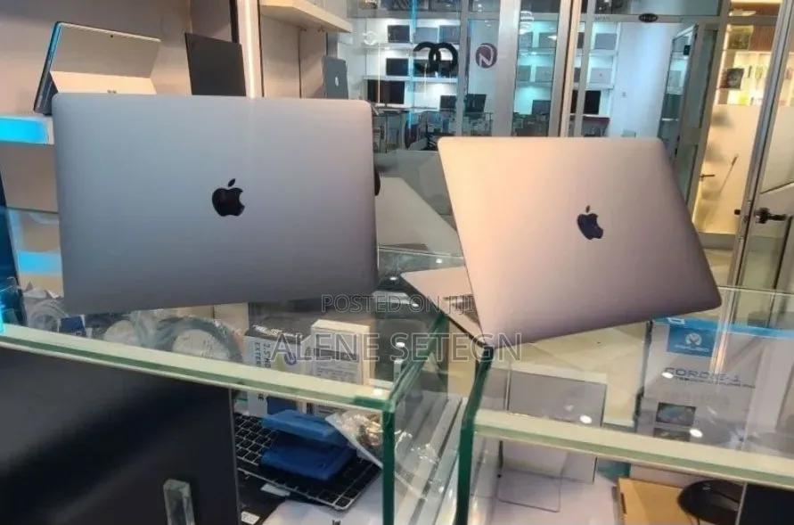 New Laptop Apple MacBook Air 2020 M1 8GB Apple M1 SSD 256GB