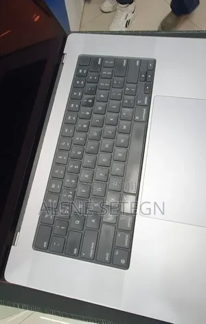 New Laptop Apple MacBook Pro 32GB Apple M1 SSD 1T