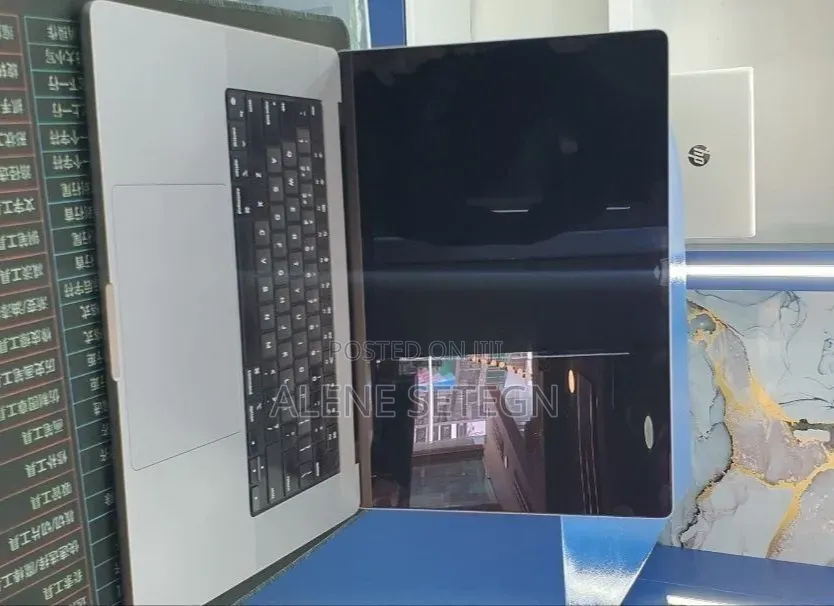New Laptop Apple MacBook Pro 32GB Apple M1 SSD 1T
