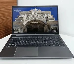 New Laptop HP ZBook Firefly G9 16GB Intel Core i7 SSD 1T