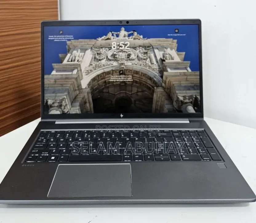 New Laptop HP ZBook Firefly G9 16GB Intel Core i7 SSD 1T