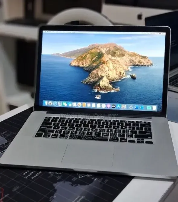 New Laptop Apple MacBook 16GB Intel Core i7 SSD 256GB
