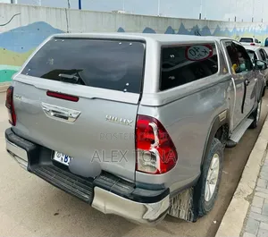 Toyota Hilux 2017 Gold