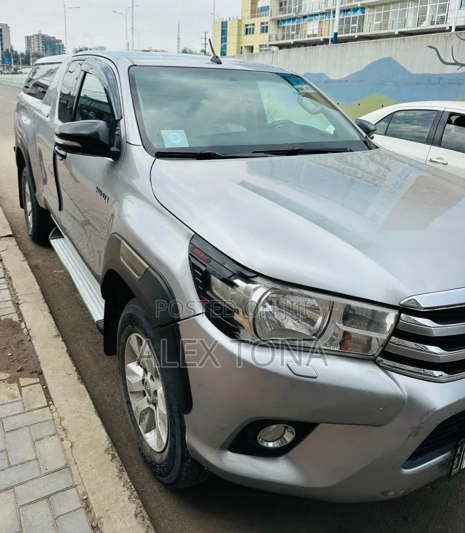 Toyota Hilux 2017 Gold