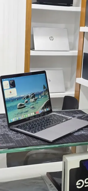 New Laptop Apple MacBook Pro 2022 M2 16GB Apple M2 SSD 512GB