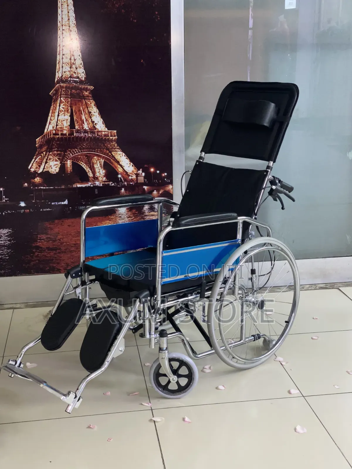 ዘመናዊ የሚታጠፍ ዊልቸር — Modern Foldable Wheelchair