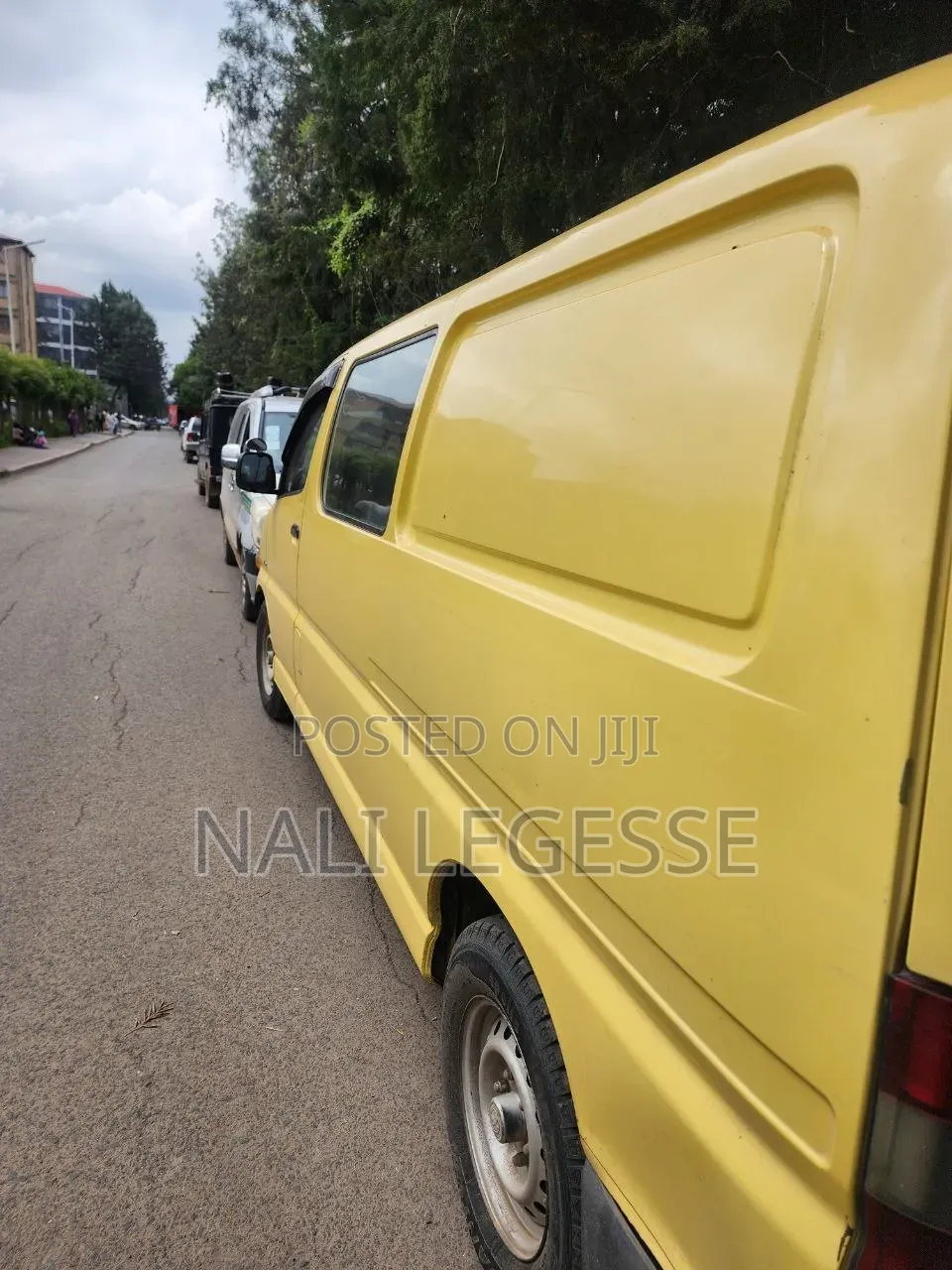 Toyota Hilux 2006 Yellow