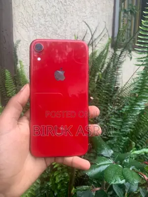 Apple iPhone XR 64 GB Red