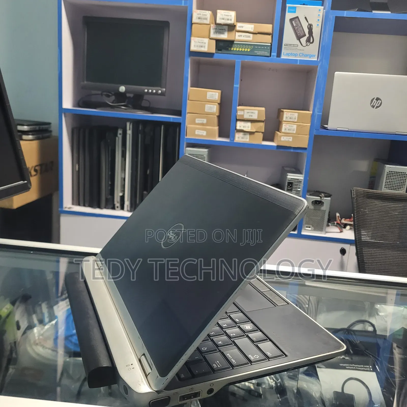 Laptop Dell Latitude 5310 4GB Intel Core i5 HDD 500GB