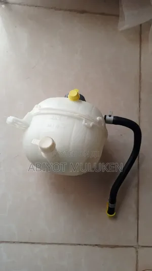 Hyundai Tucson 2021-2025 Reservoir Tank