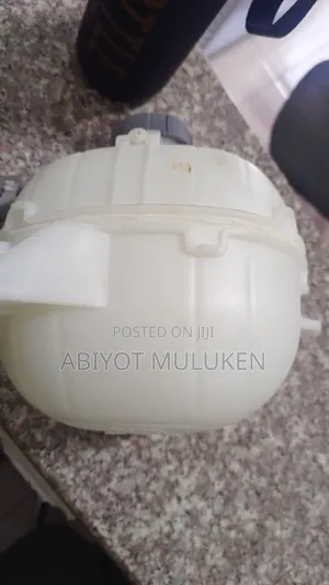Hyundai Tucson 2021-2025 Reservoir Tank