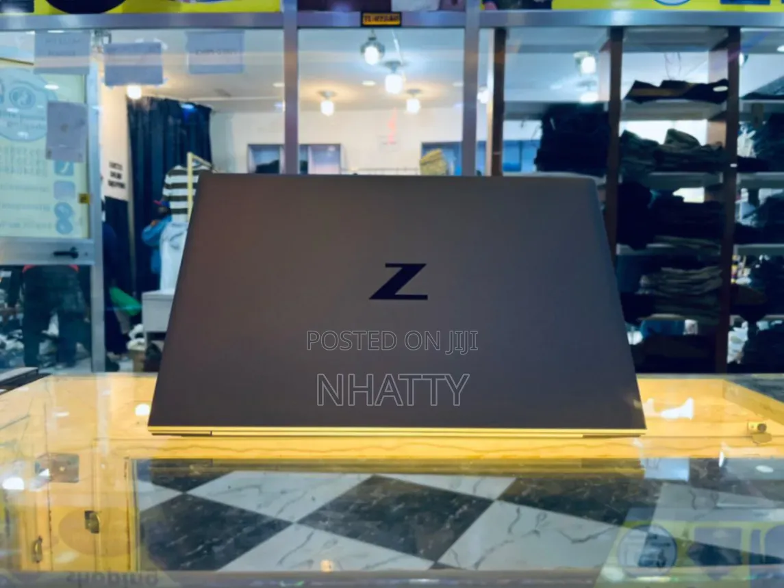 New Laptop HP ZBook Firefly 14 G7 16GB Intel Core i7 SSD 512GB