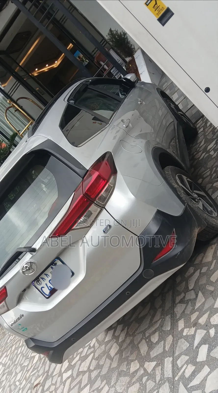 Toyota Yaris 2022 Silver