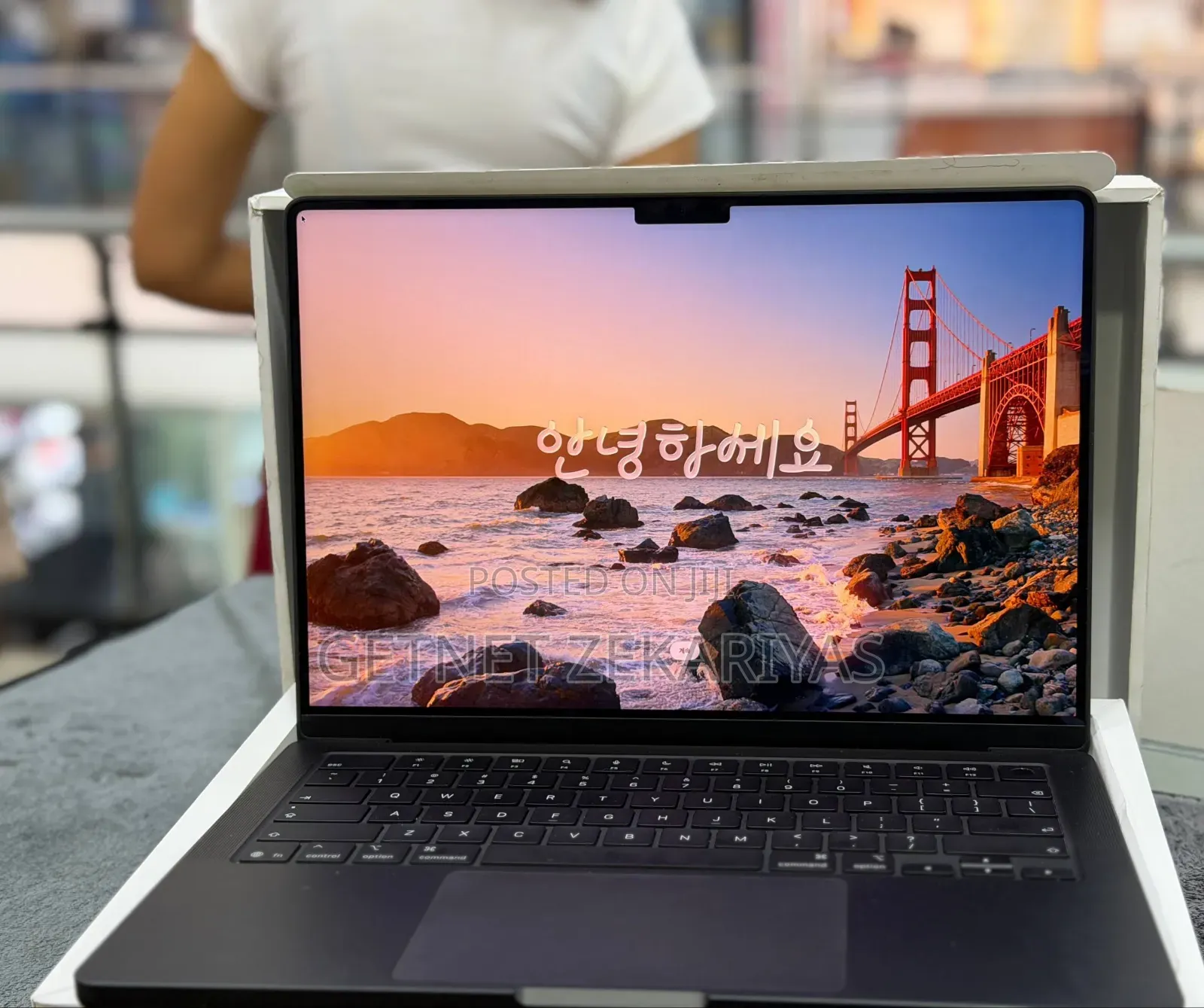 New Laptop Apple MacBook Pro 2025 M5 24GB Apple M5 SSD 1T