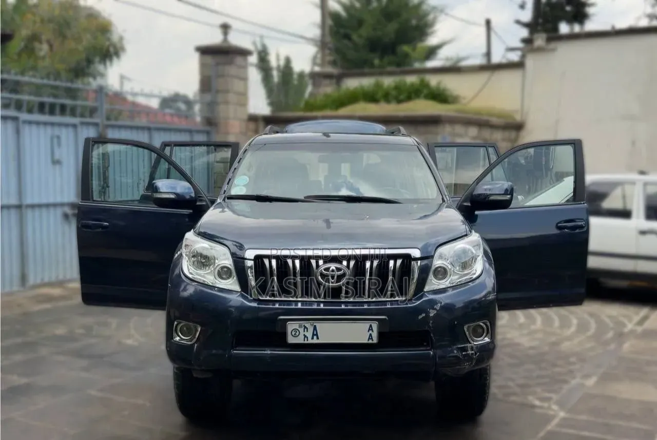 Toyota Land Cruiser Prado 2010 Blue