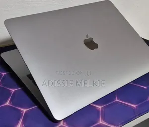 New Laptop Apple MacBook Pro 2017 8GB Intel Core i5 SSD 256GB