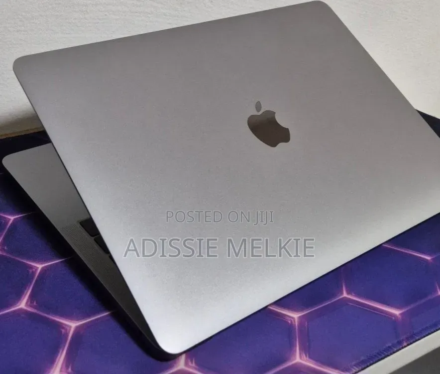 New Laptop Apple MacBook Pro 2017 8GB Intel Core i5 SSD 256GB