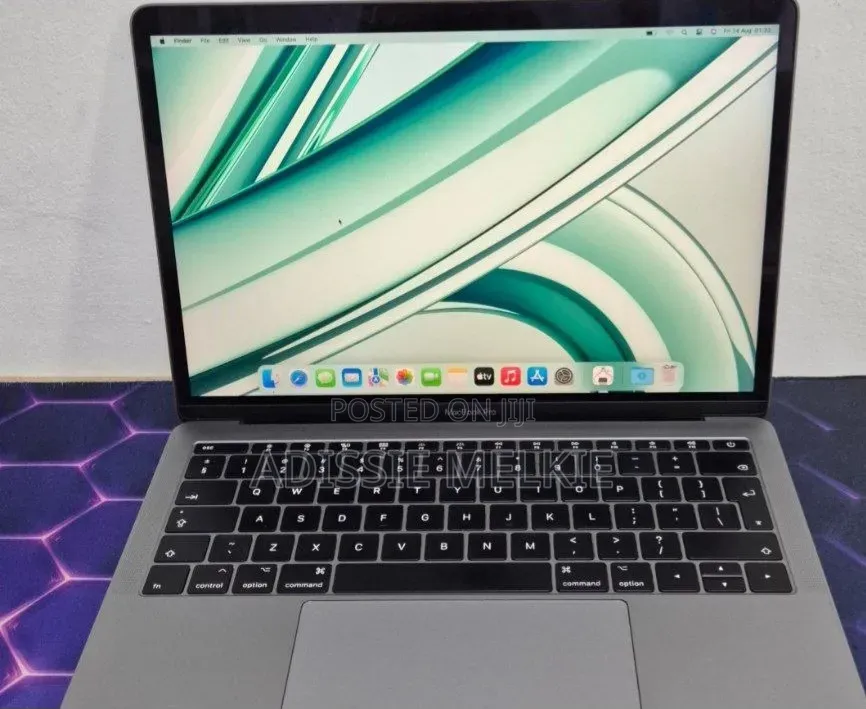 New Laptop Apple MacBook Pro 2017 8GB Intel Core i5 SSD 256GB