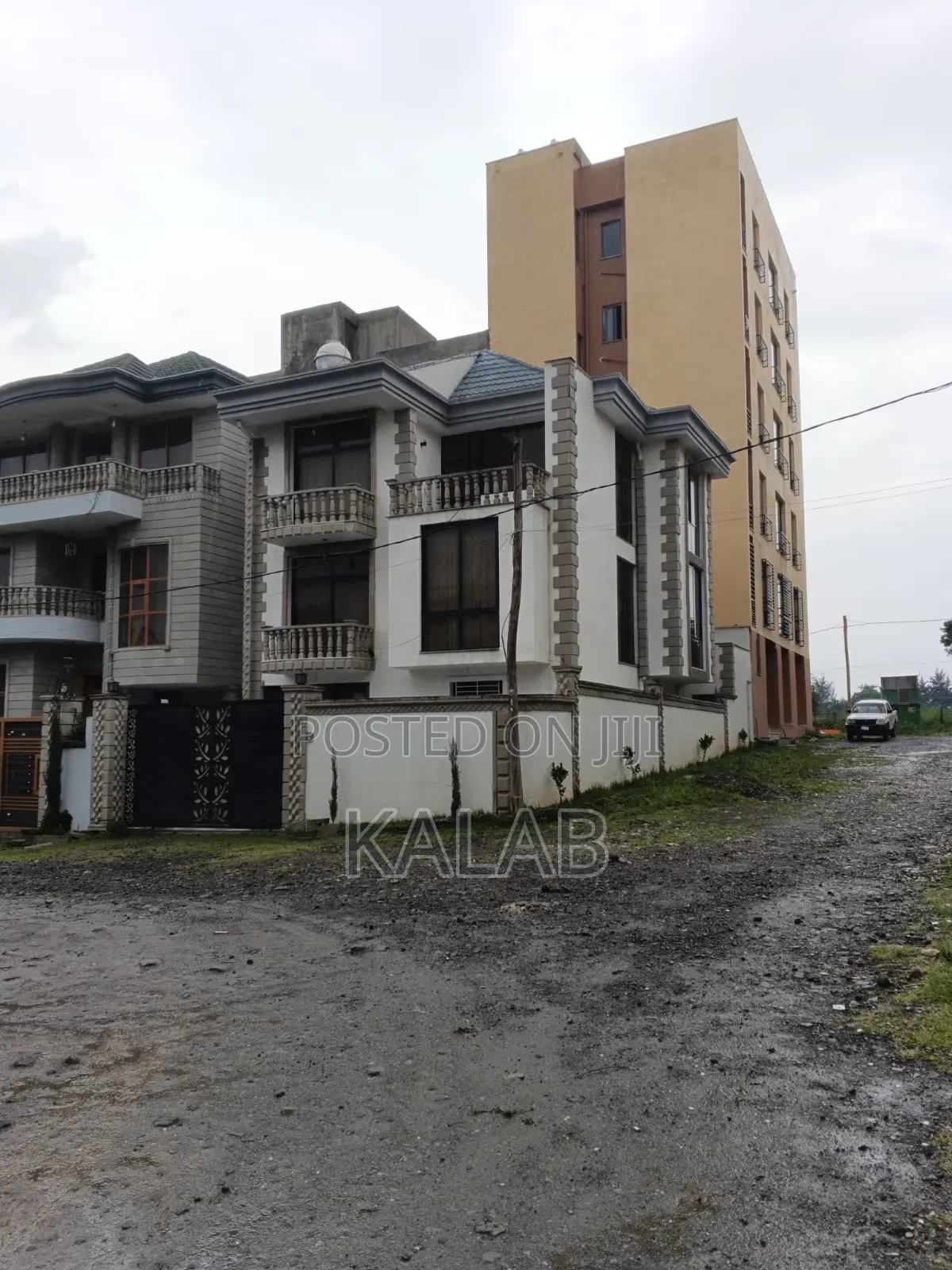 Furnished 6bdrm House in Yeka for sale