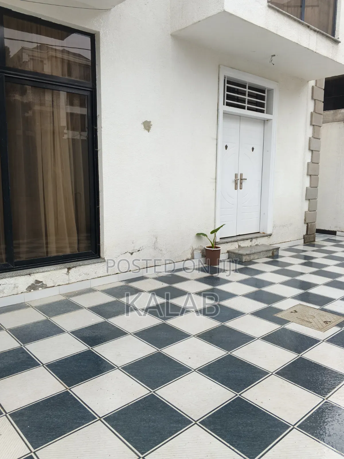 Furnished 6bdrm House in Yeka for sale