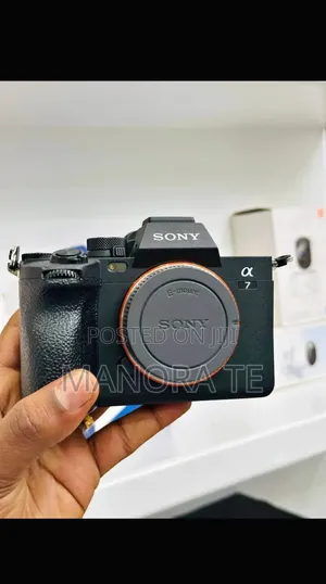Sony A7 IV | Professional Camera + Lens | Excellent Condition