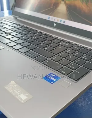 New Laptop HP ZBook Firefly G8 16GB Intel Core i7 SSD 512GB